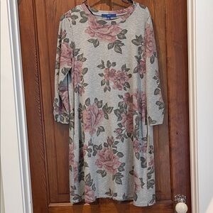 Apt. 9 Gray and Pink Floral Top